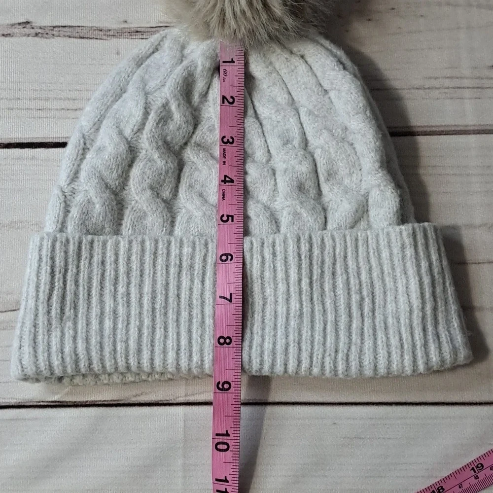 Rachel Zoe Cable Knit Light Gray Beanie Hat With Faux Fur Pom